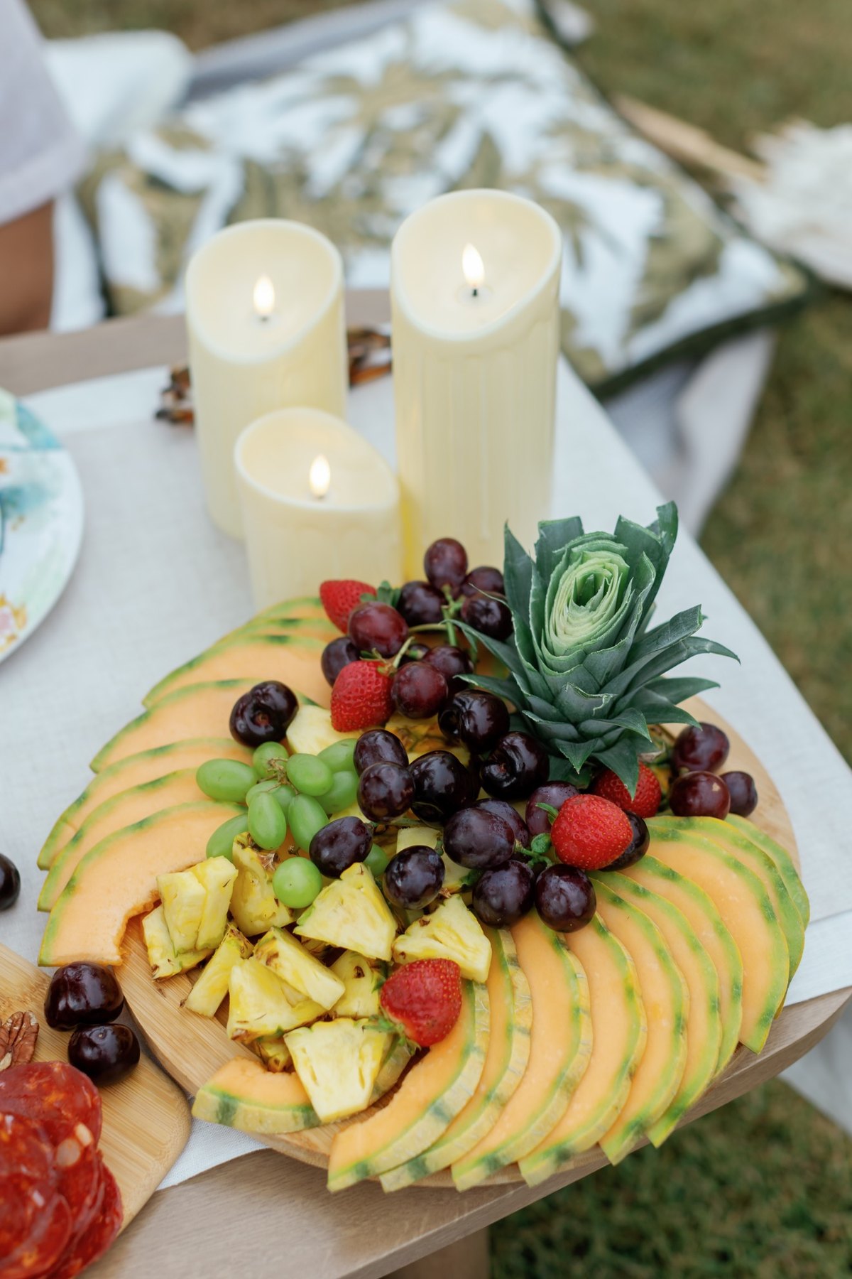 Fresh tropical fruit served during the Luna Áurea retreat